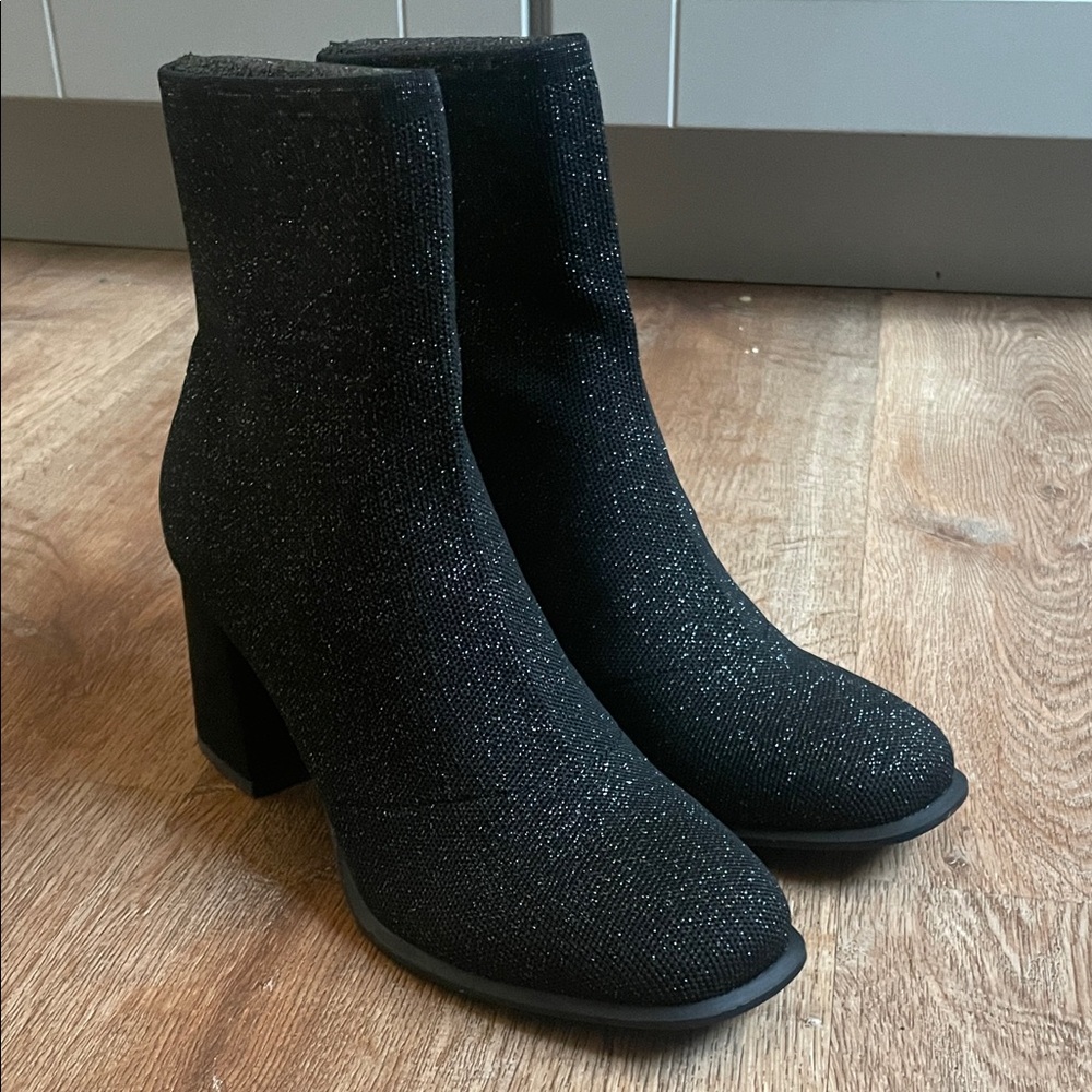 MIA Ankle Boots Metallic Knit Shimmer Block Heel Size 9 Sock Bootie